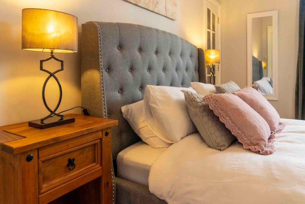 Spacious City Centre Apartment Full Of Character Inverness Zewnętrze zdjęcie