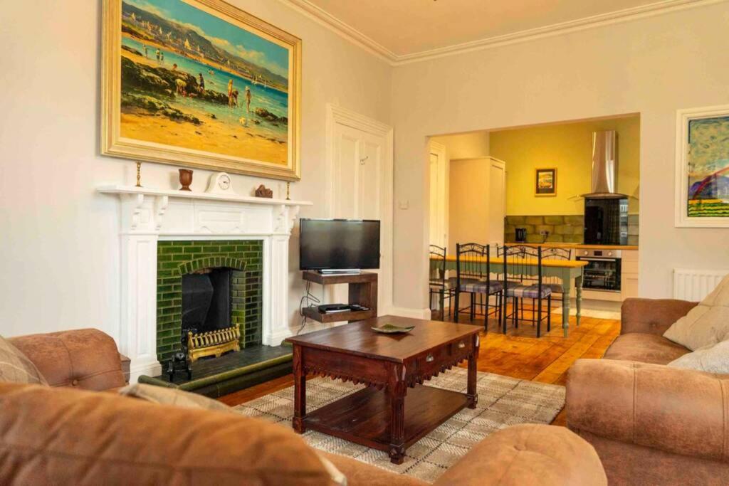 Spacious City Centre Apartment Full Of Character Inverness Zewnętrze zdjęcie